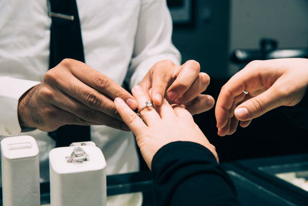 How to Create Your Own Custom Engagement Ring