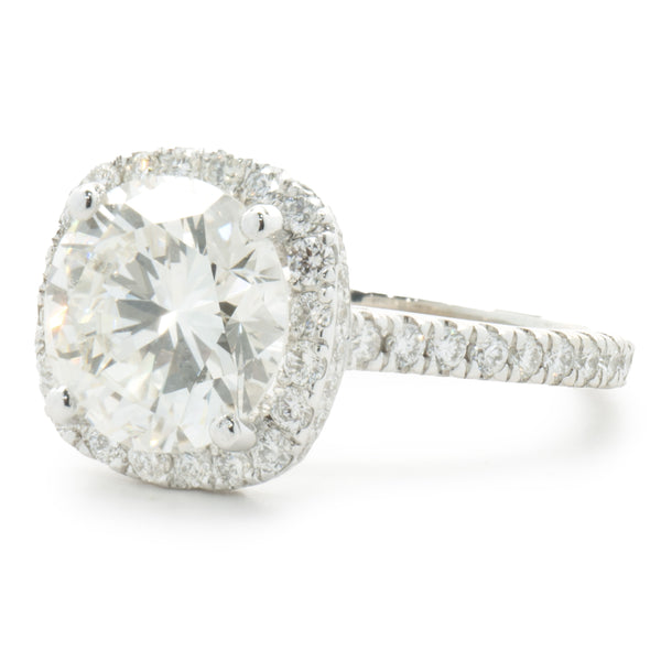 14 Karat White Gold Round Brilliant Cut Diamond Engagement Ring
