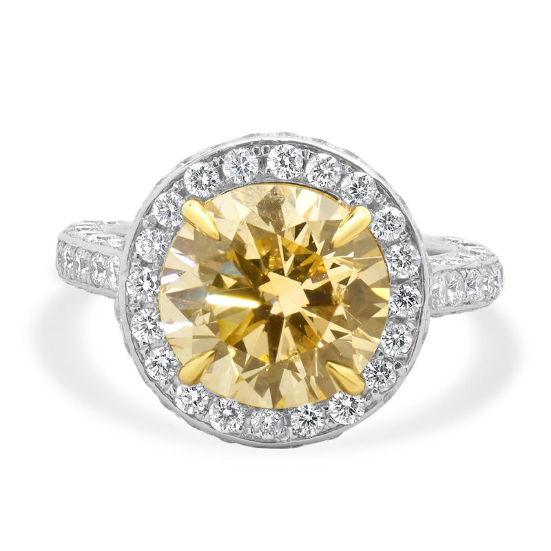 18 Karat White Gold Round Brilliant Cut Diamond Engagement Ring
