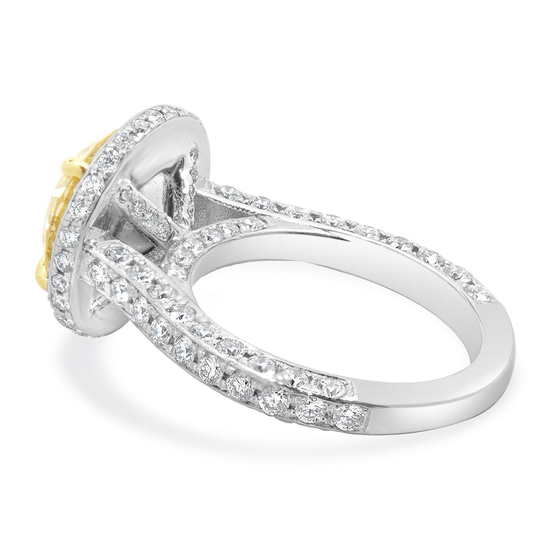 18 Karat White Gold Round Brilliant Cut Diamond Engagement Ring