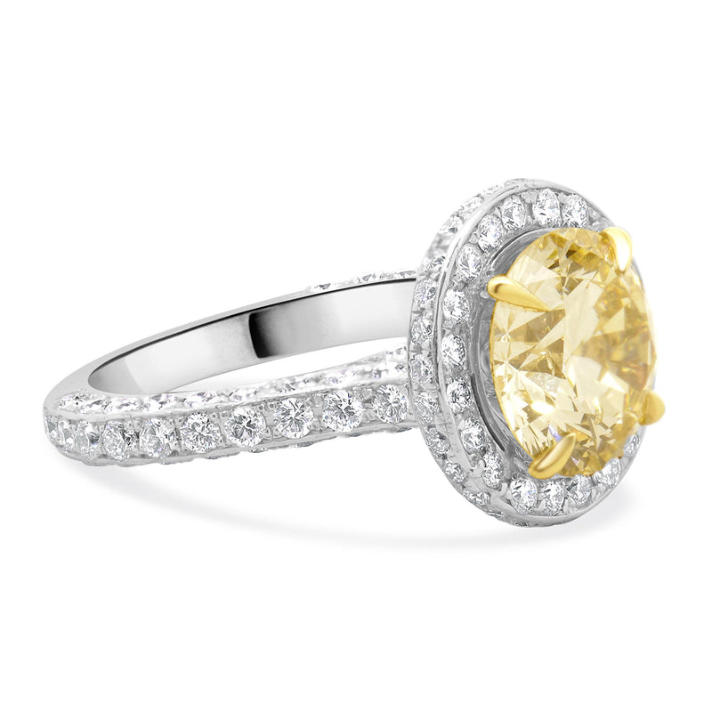 18 Karat White Gold Round Brilliant Cut Diamond Engagement Ring