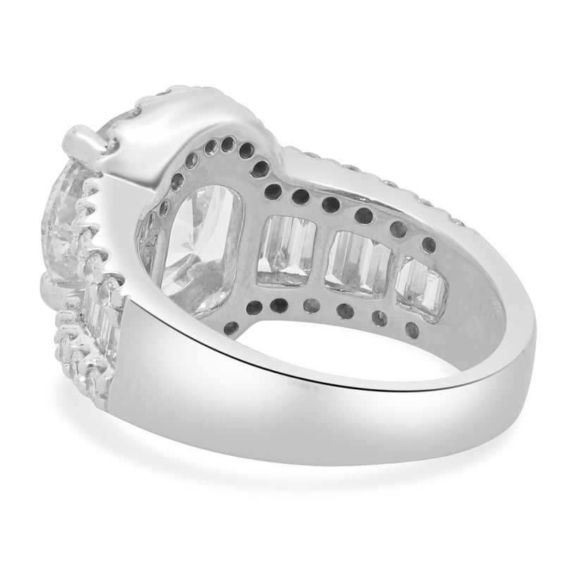 18 Karat White Gold Round Brilliant Cut Diamond Engagement Ring