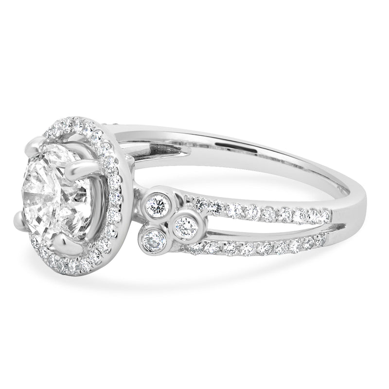 18K White Gold Round Cut Diamond Engagement Ring