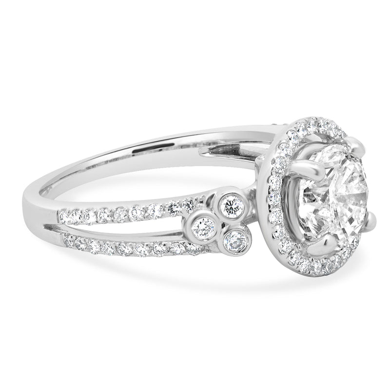 18K White Gold Round Cut Diamond Engagement Ring