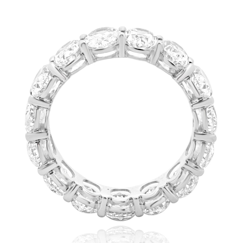 18 Karat White Gold Oval Diamond Band
