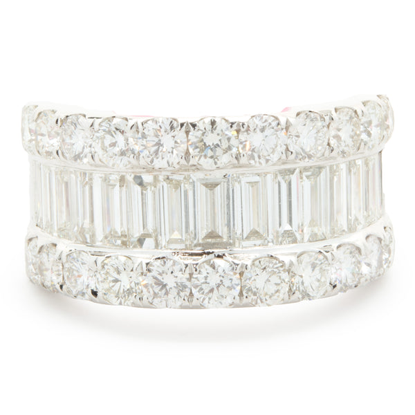 18 Karat White Gold Round and Baguette Diamond Band