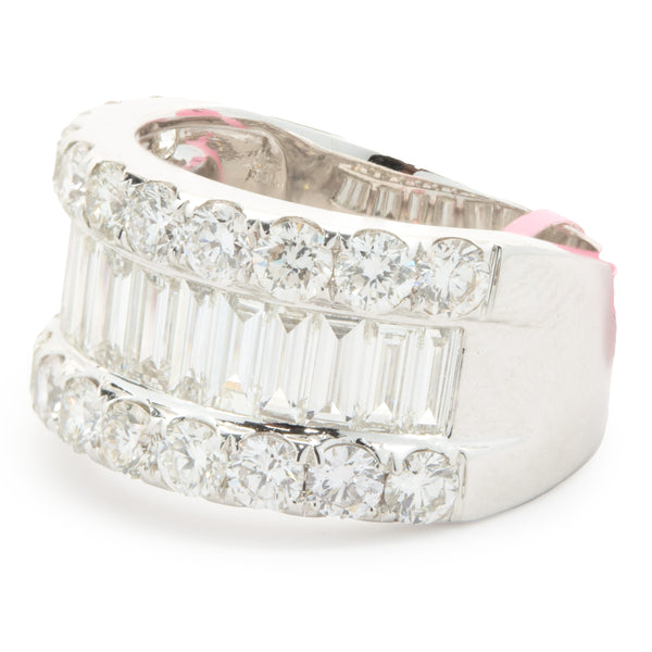 18 Karat White Gold Round and Baguette Diamond Band