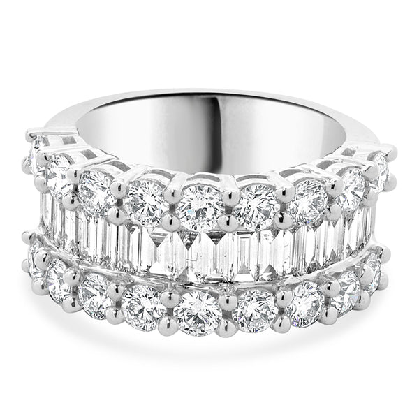 18 Karat White Gold Round and Baguette Diamond Cigar Band