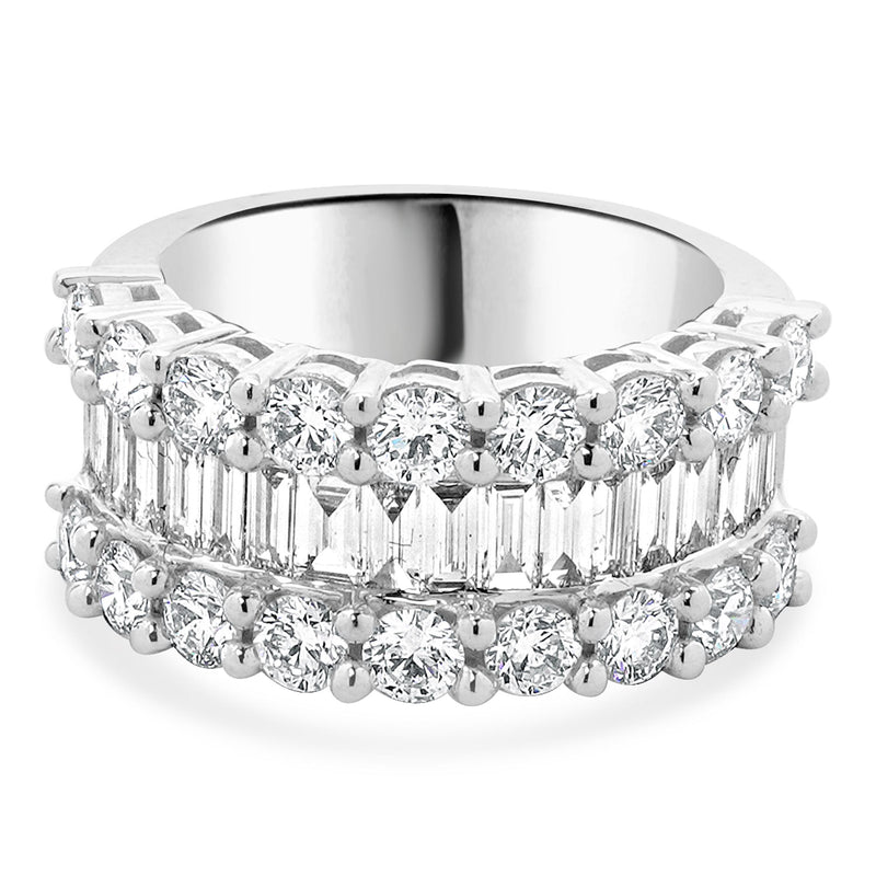 18 Karat White Gold Round and Baguette Diamond Cigar Band