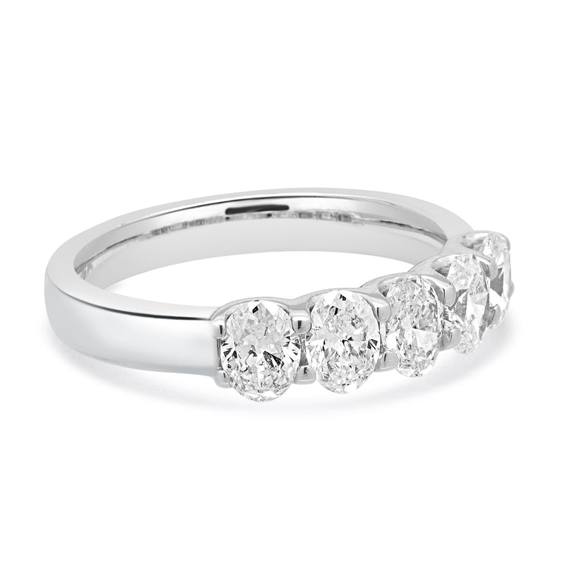 14 Karat White Gold 5 Oval Diamond Ring