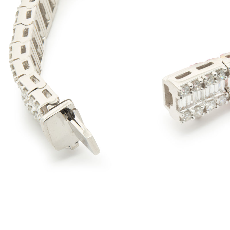 18 Karat White Gold Mosaic Set Diamond Inline Bracelet