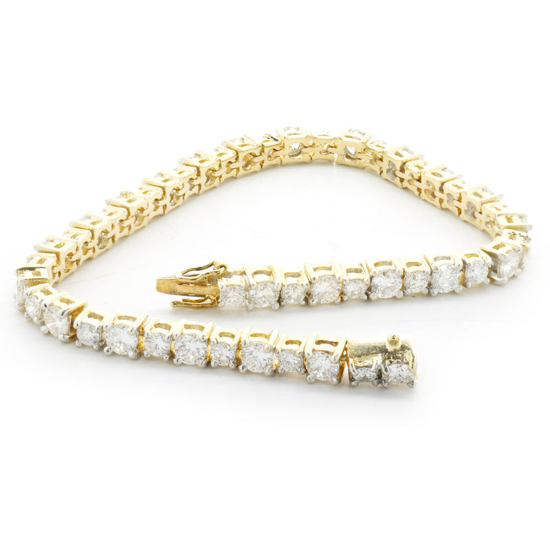 18 Karat Yellow Gold Graduated Diamond Tennis Bracelet