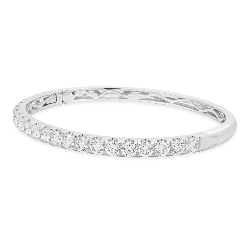 18 Karat White Gold Round Brilliant Cut Diamond Bangle Bracelet