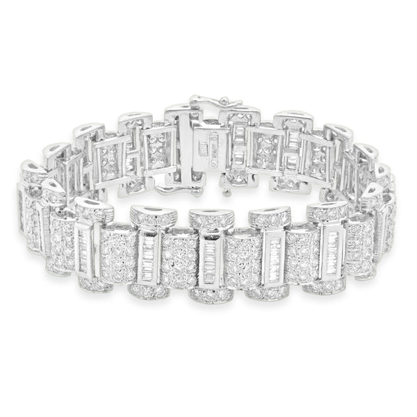 18 Karat White Gold Round Brilliant & Baguette Cut Diamond Link Bracelet