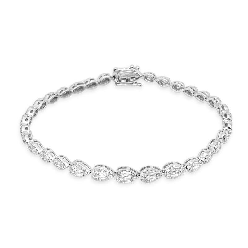 18 Karat White Gold Diamond Tennis Bracelet