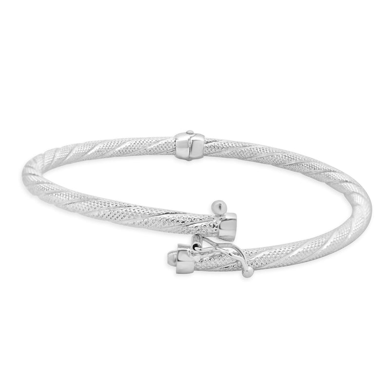 Unoaerre 18 Karat White Gold Textured Twisted Bangle Bracelet