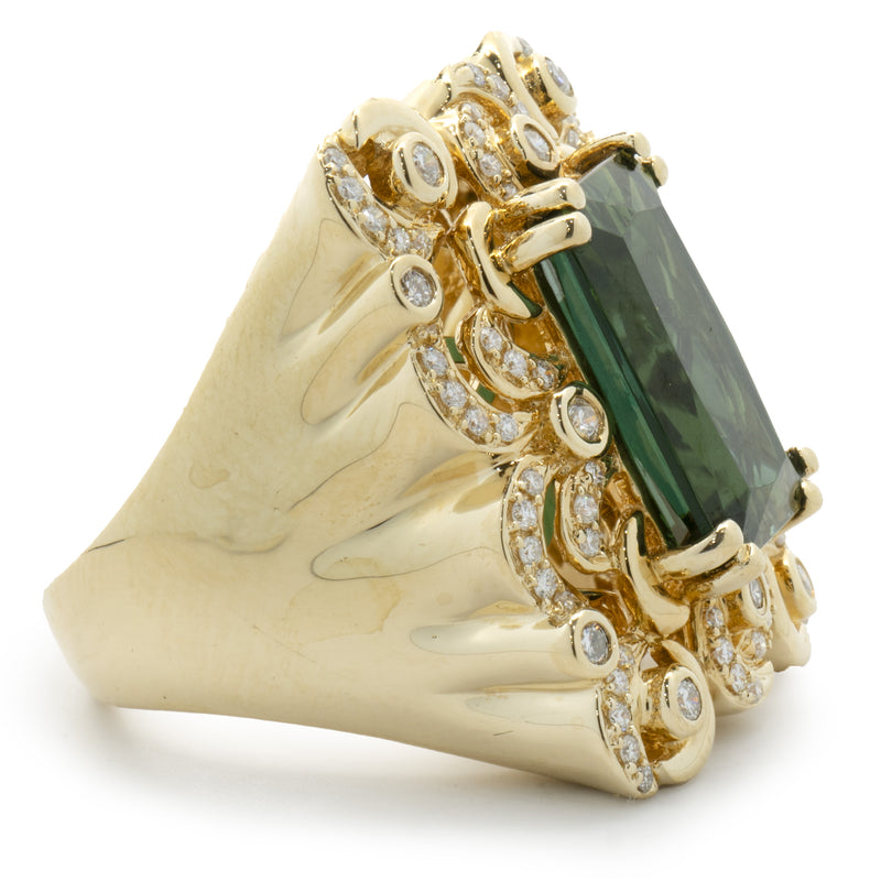 18 Karat Yellow Gold Ornate Green Tourmaline and Diamond Rectangular Cocktail Ring