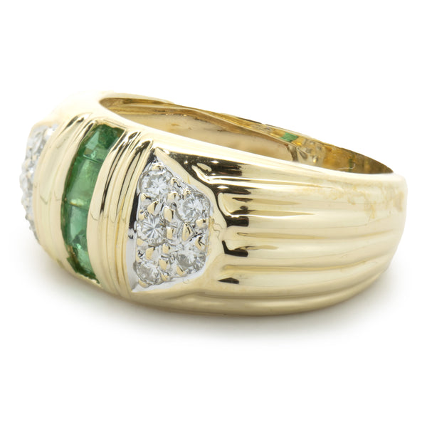 18 Karat Yellow Gold Emerald and Diamond Ribbed Ring