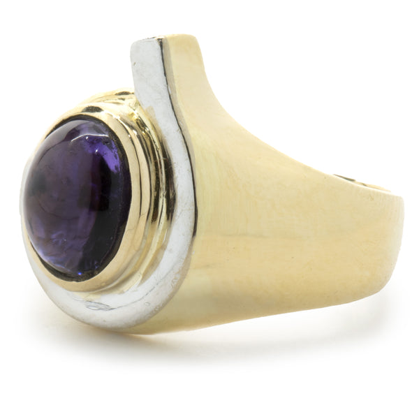 18 Karat Yellow Gold Cabochon Amethyst Ring