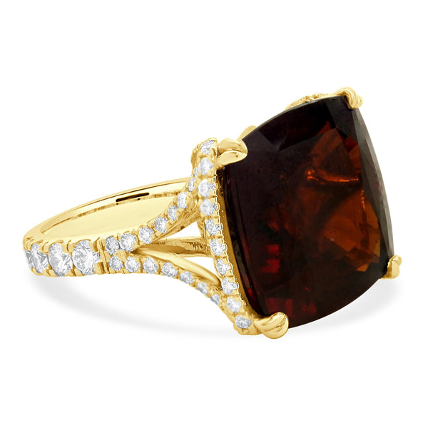 14 Karat Yellow Gold Hessonite Grossular Garnet and Diamond Ring