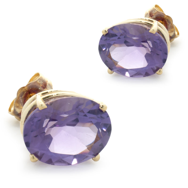 14 Karat Yellow Gold Oval Amethyst Stud Earrings