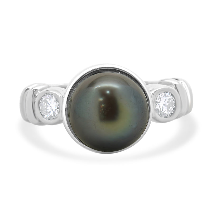 18 Karat White Gold Black Pearl and Diamond Ring