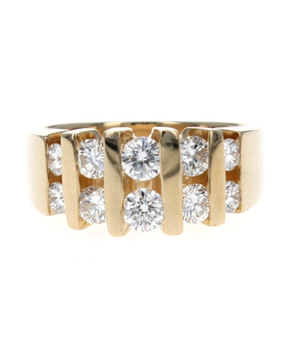 Round Diamond Ring in Yellow Gold