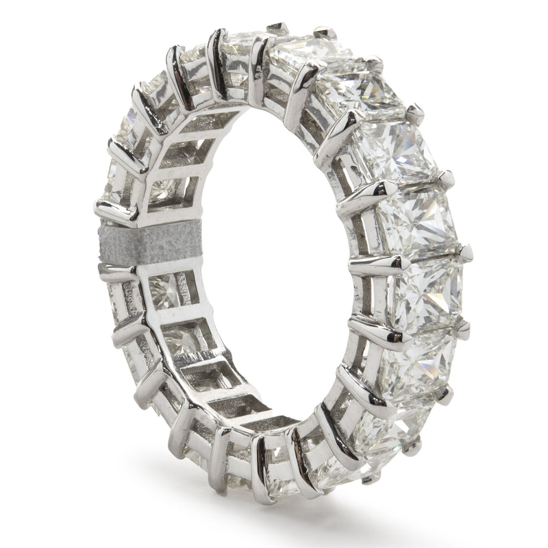 14 Karat White Gold Radiant Cut Diamond Band