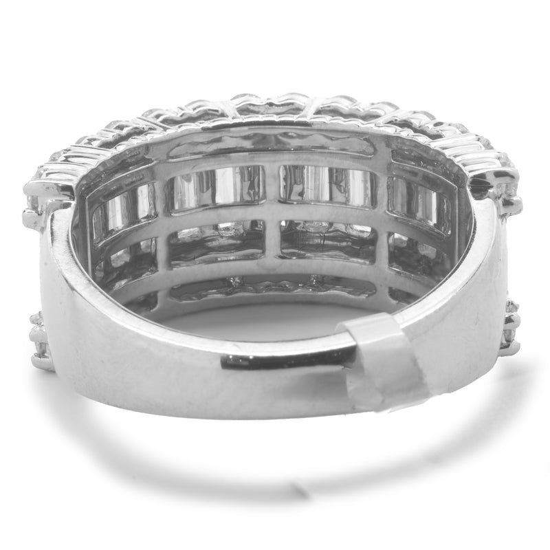 14 Karat White Gold Round and Baguette Diamond Ring