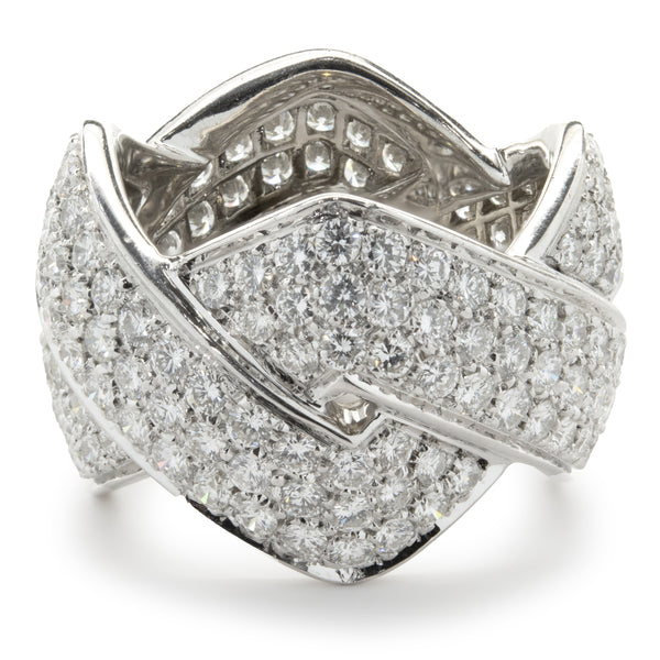18 Karat White Gold Pave Diamond Z Crossover Band