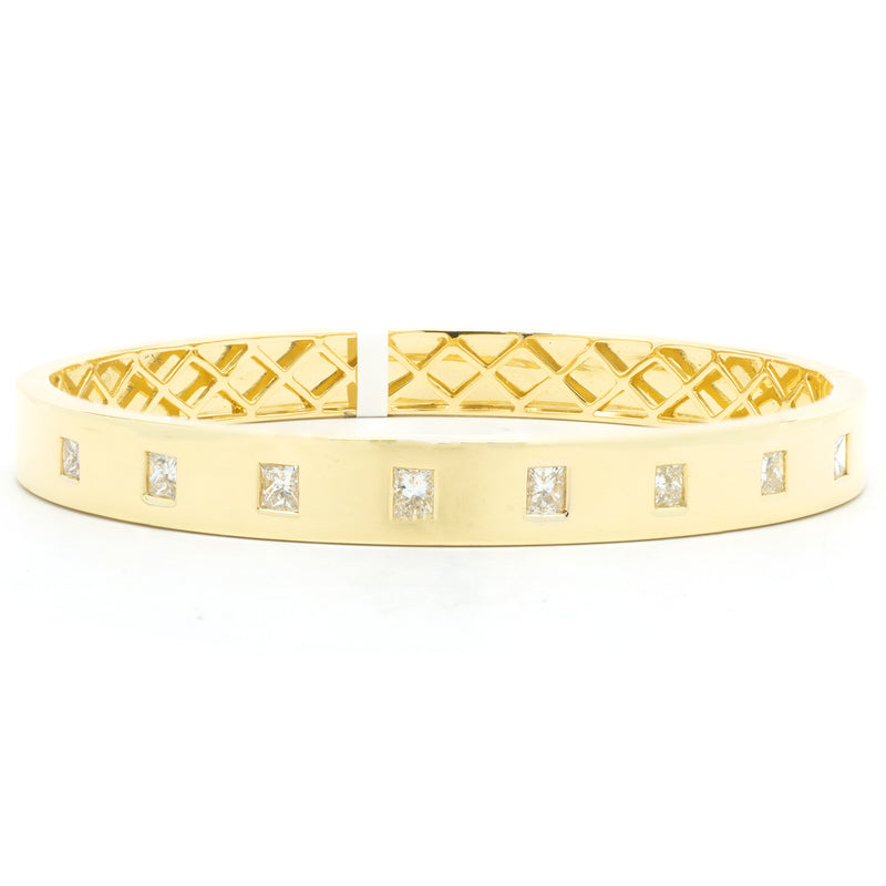 18 Karat Yellow Gold Princess Cut Diamond Station Bangle Bracelet