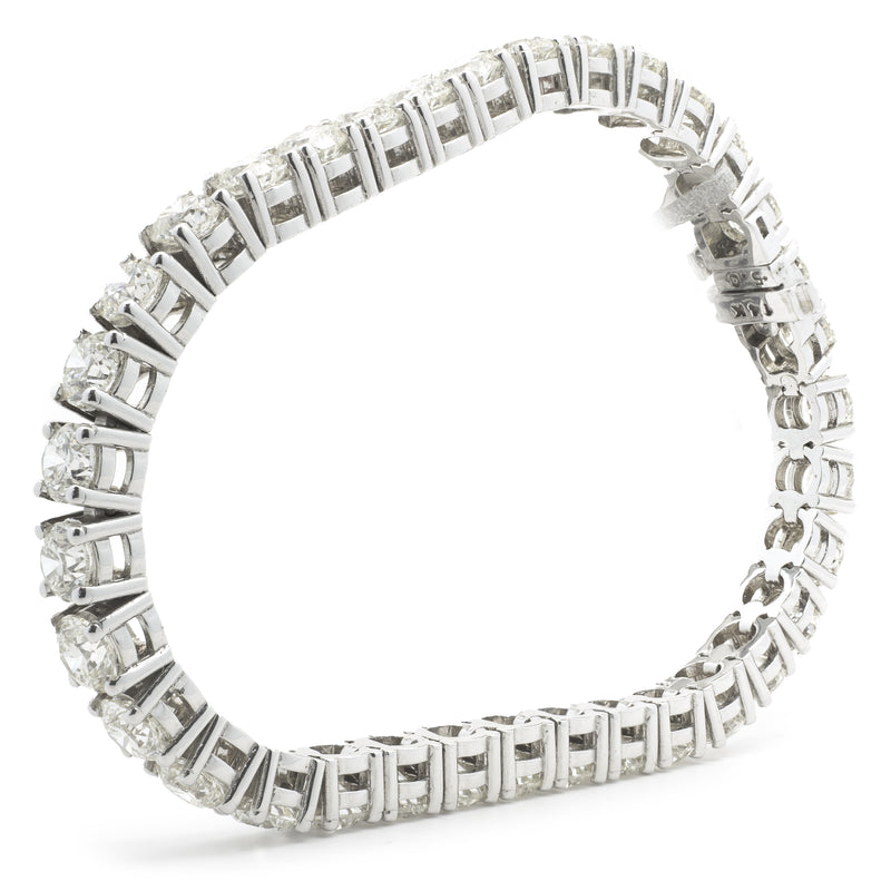 14 Karat White Gold Round Brilliant Cut Diamond Tennis Bracelet