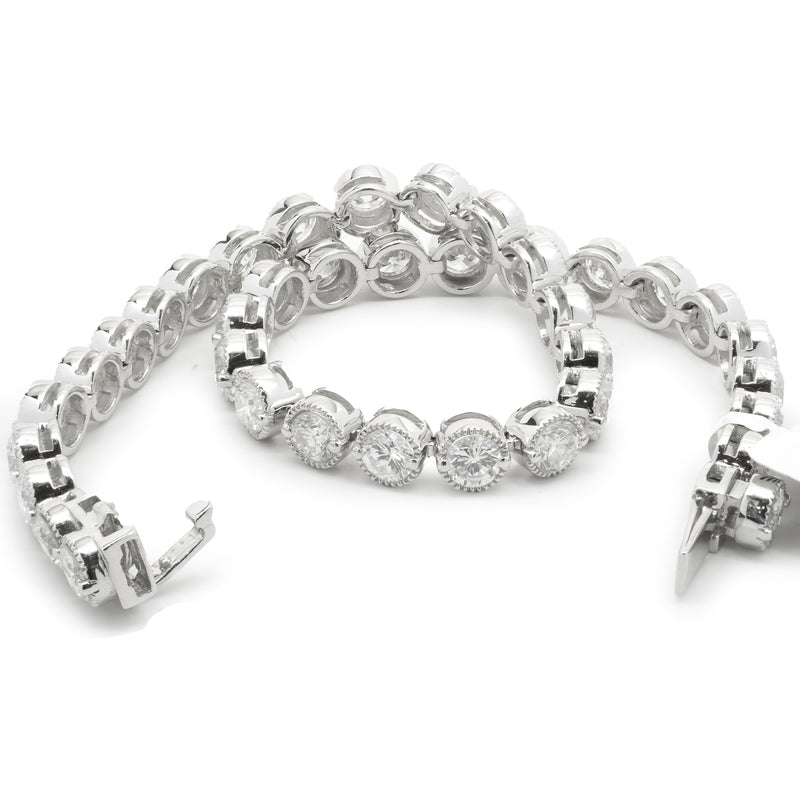 18 Karat White Gold Diamond Tennis Bracelet
