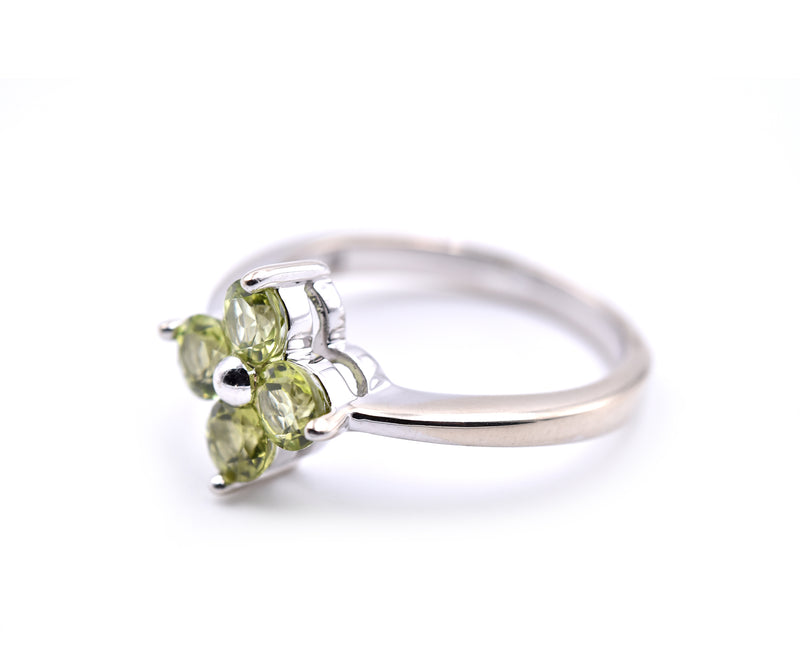 14k White Gold Peridot Clover Ring