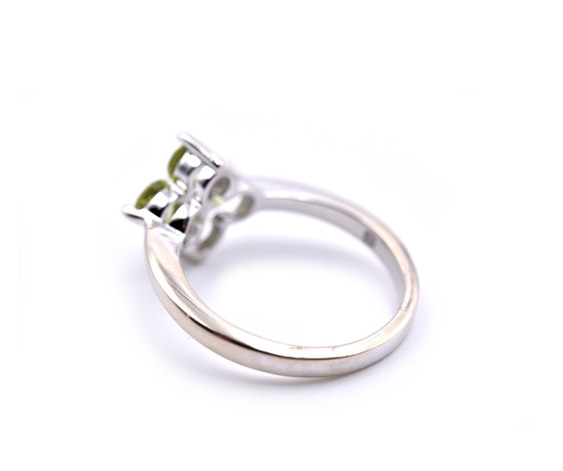14k White Gold Peridot Clover Ring