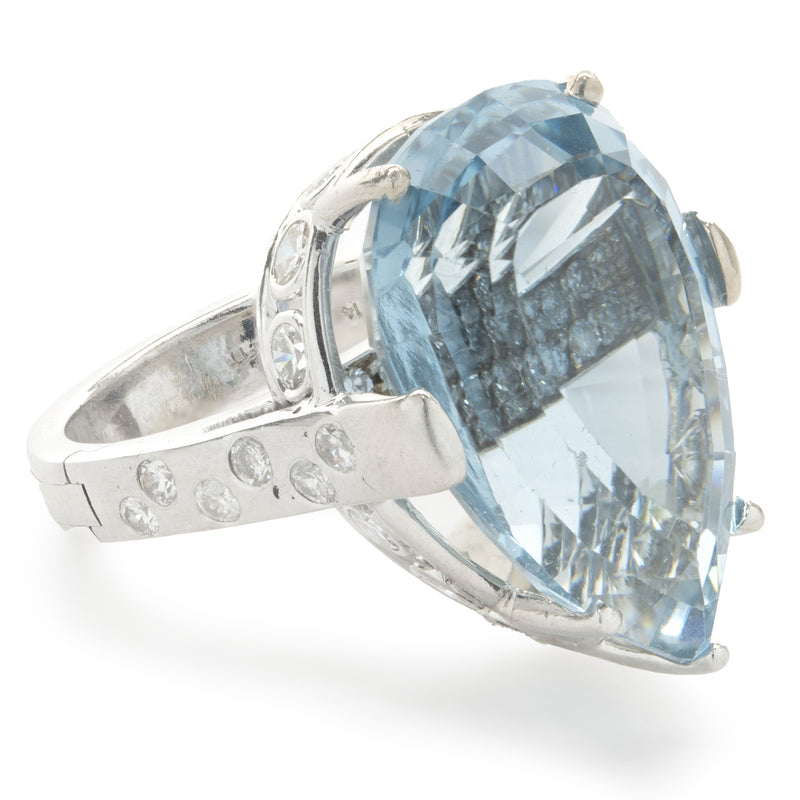 14 Karat White Gold Pear Aquamarine and Diamond Fashion Ring
