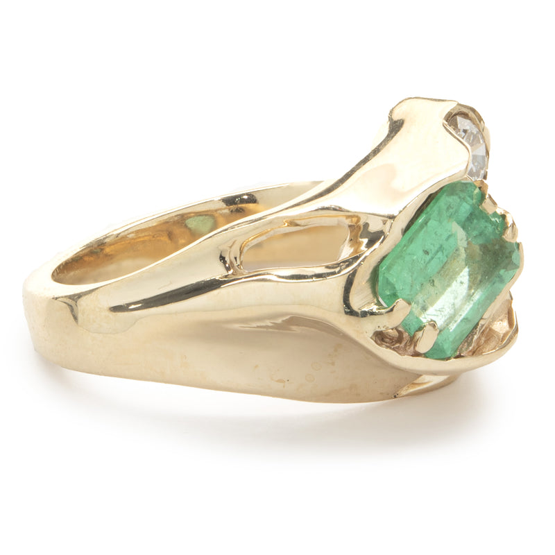 14 Karat Yellow Gold Fluorite and Diamond Freeform Ring