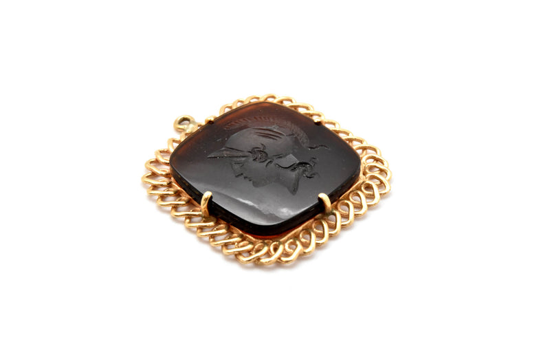 14k Yellow Gold Carved Intaglio Pendant Charm 5.0 Grams