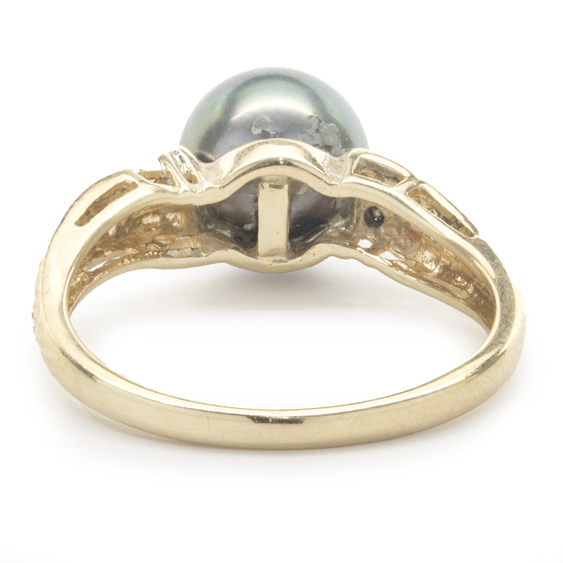 14 Karat Yellow Gold Tahitian Pearl and Diamond Ring