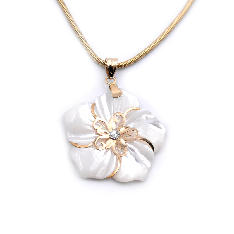14K Yellow Gold Mother of Pearl Daisy Flower Necklace – LTB JEWELRY