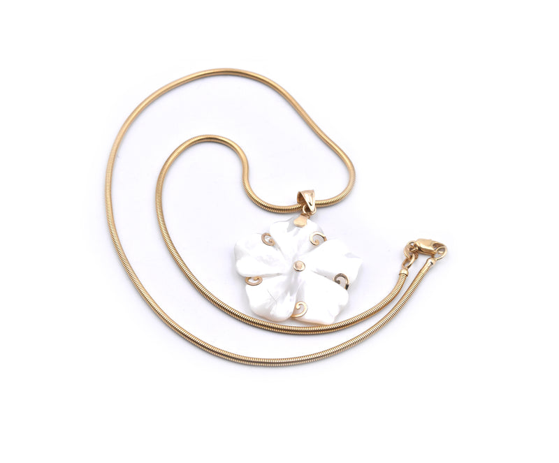 14k Yellow Gold Mother-of-Pearl Flower Pendant