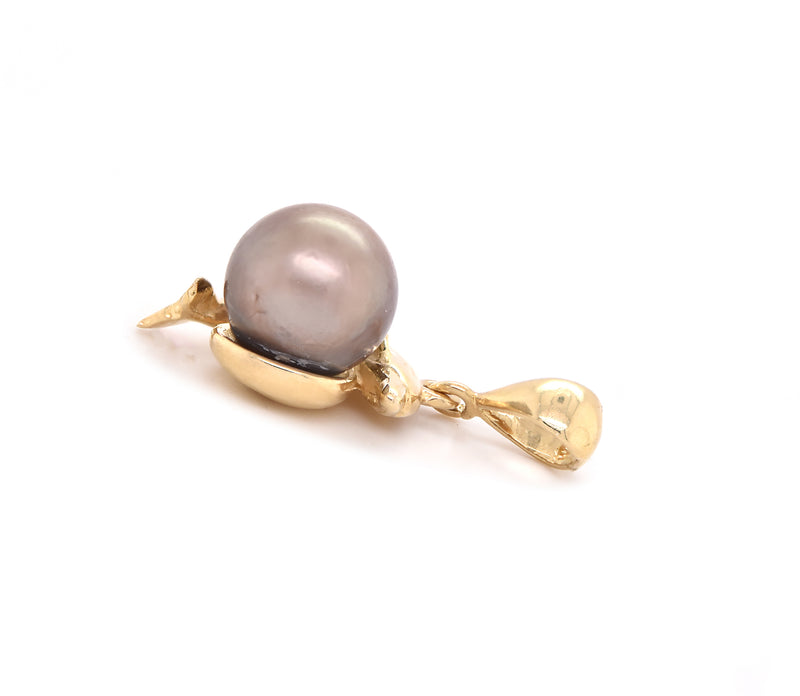14 Karat Yellow Gold Grey Pearl Dolphin Pendant