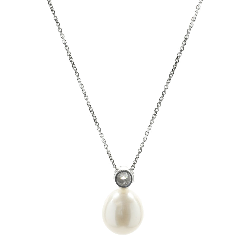 14 Karat White Gold Cultured Freshwater Pearl and Solitaire Diamond Drop Necklace